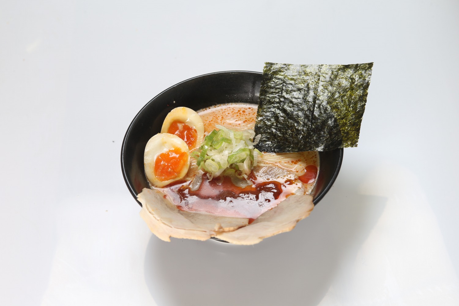 赤とんこつらーめん　半熟味玉入り