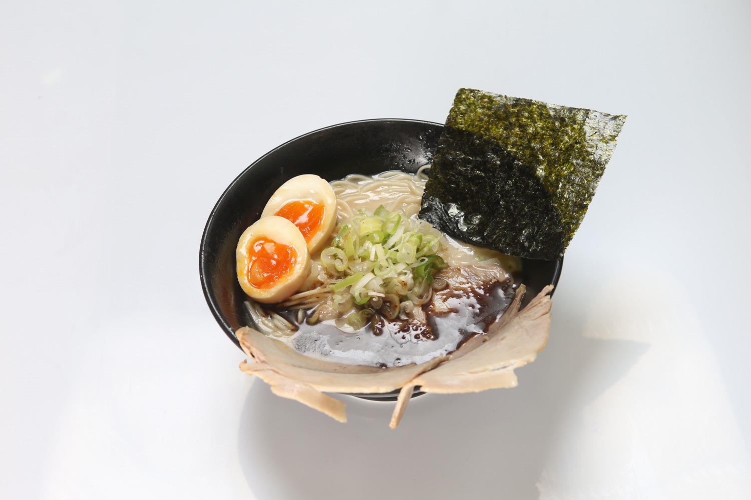黒とんこつらーめん　半熟味玉入り