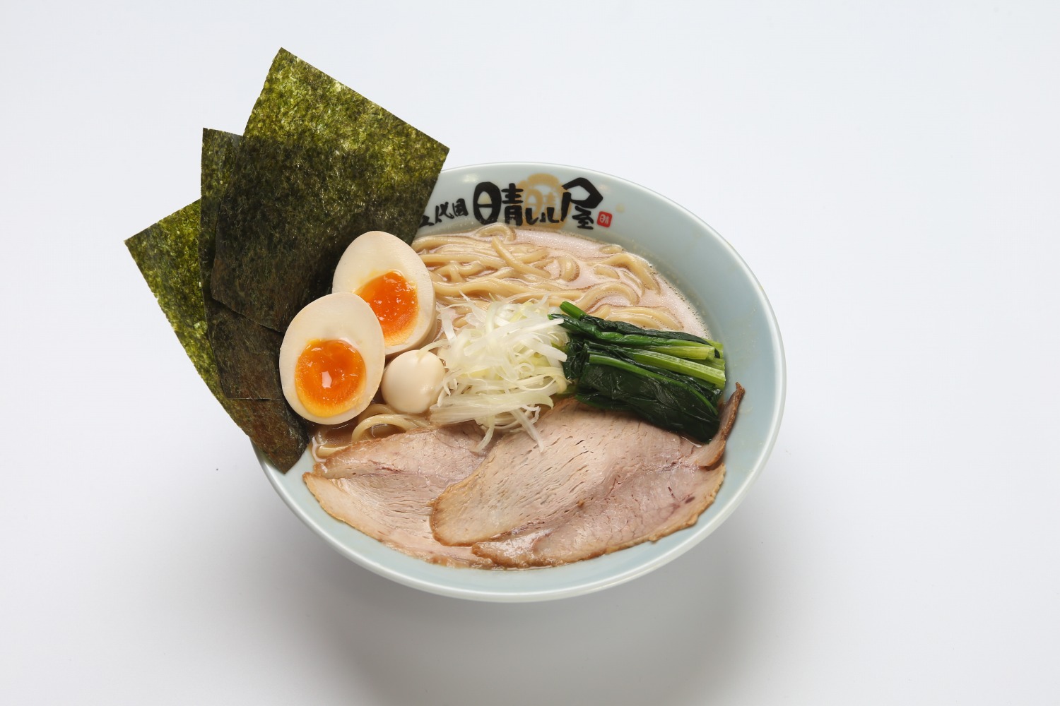 とんこつ醤油らーめん　半熟味玉入り